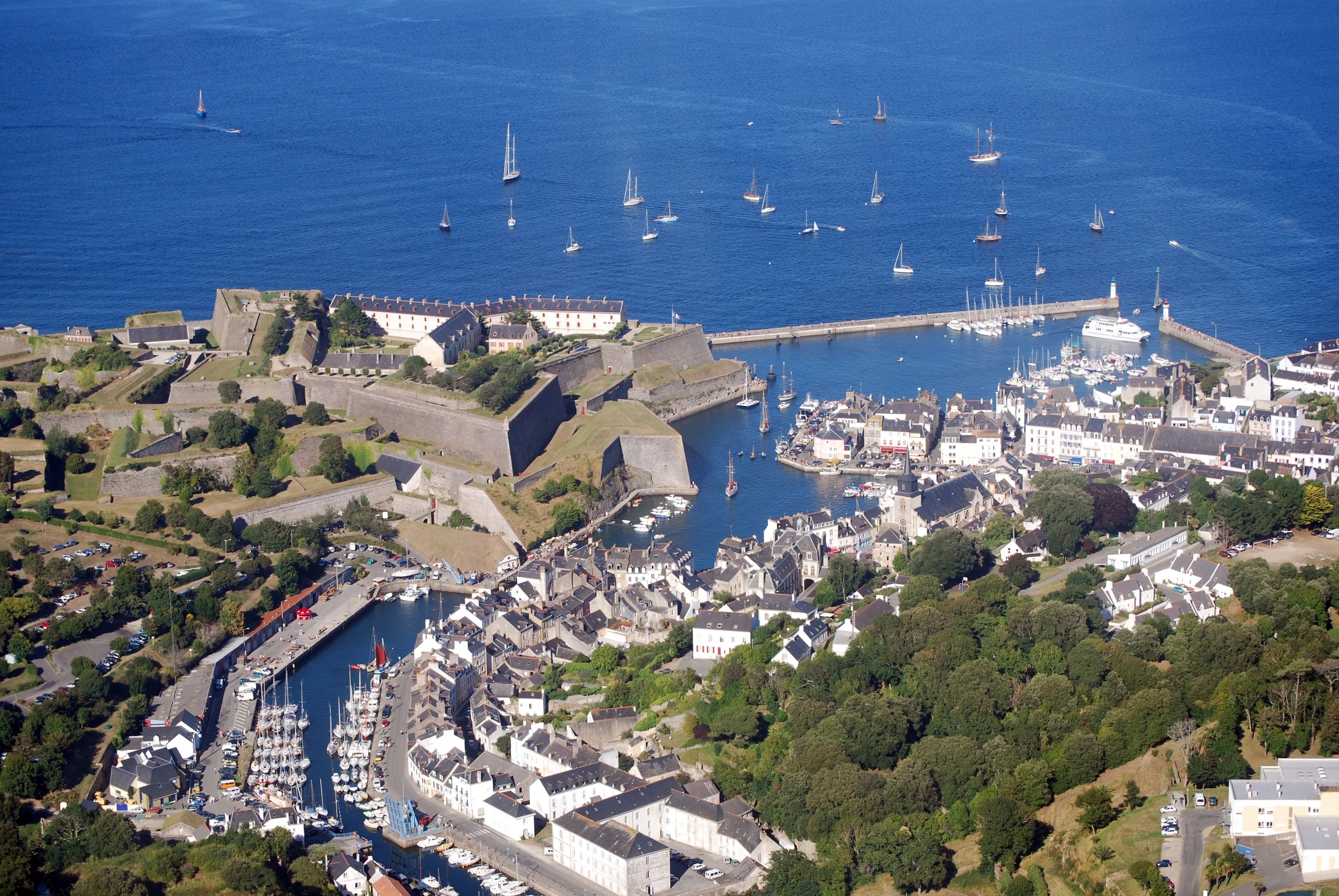 417/Photos/02_hotel_exterieurs/citadelle_vaubanCBathilde_Chaboche_Office_de_Tourisme_Belle_Ile_en_Mer.jpg